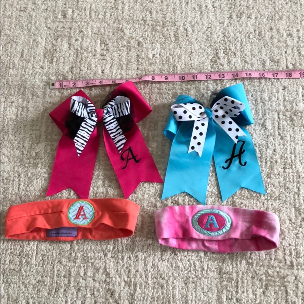 A Initial Hair accessories bundle!🙌.